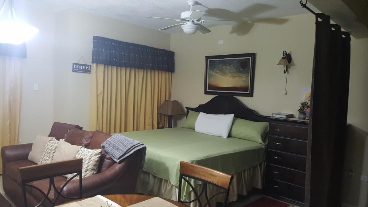 Merrivale Suite Кингстон Экстерьер фото